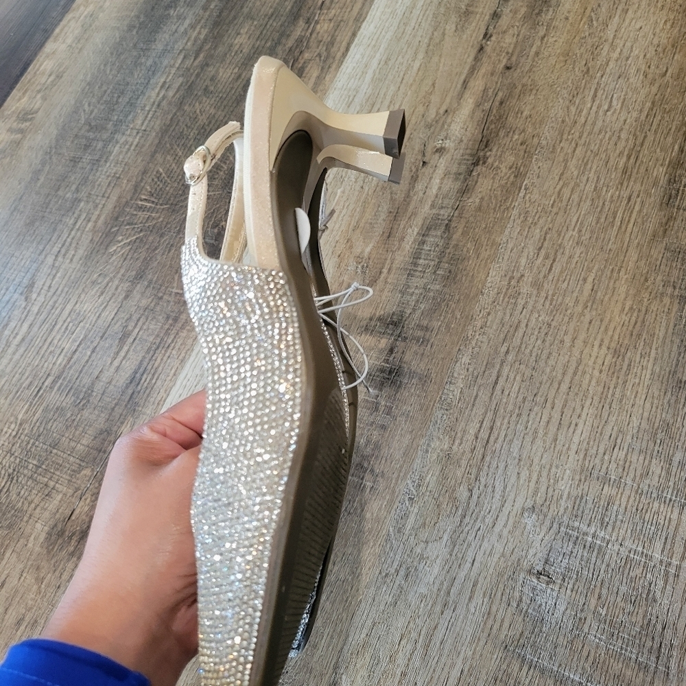 Anne Klein Elegant Silver Women's Slingback Shoes - Picture 6 of 9